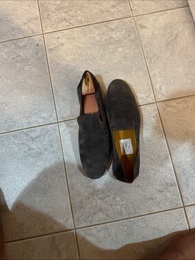 Magnanni Dark Gray Suede Slip-On Loafers